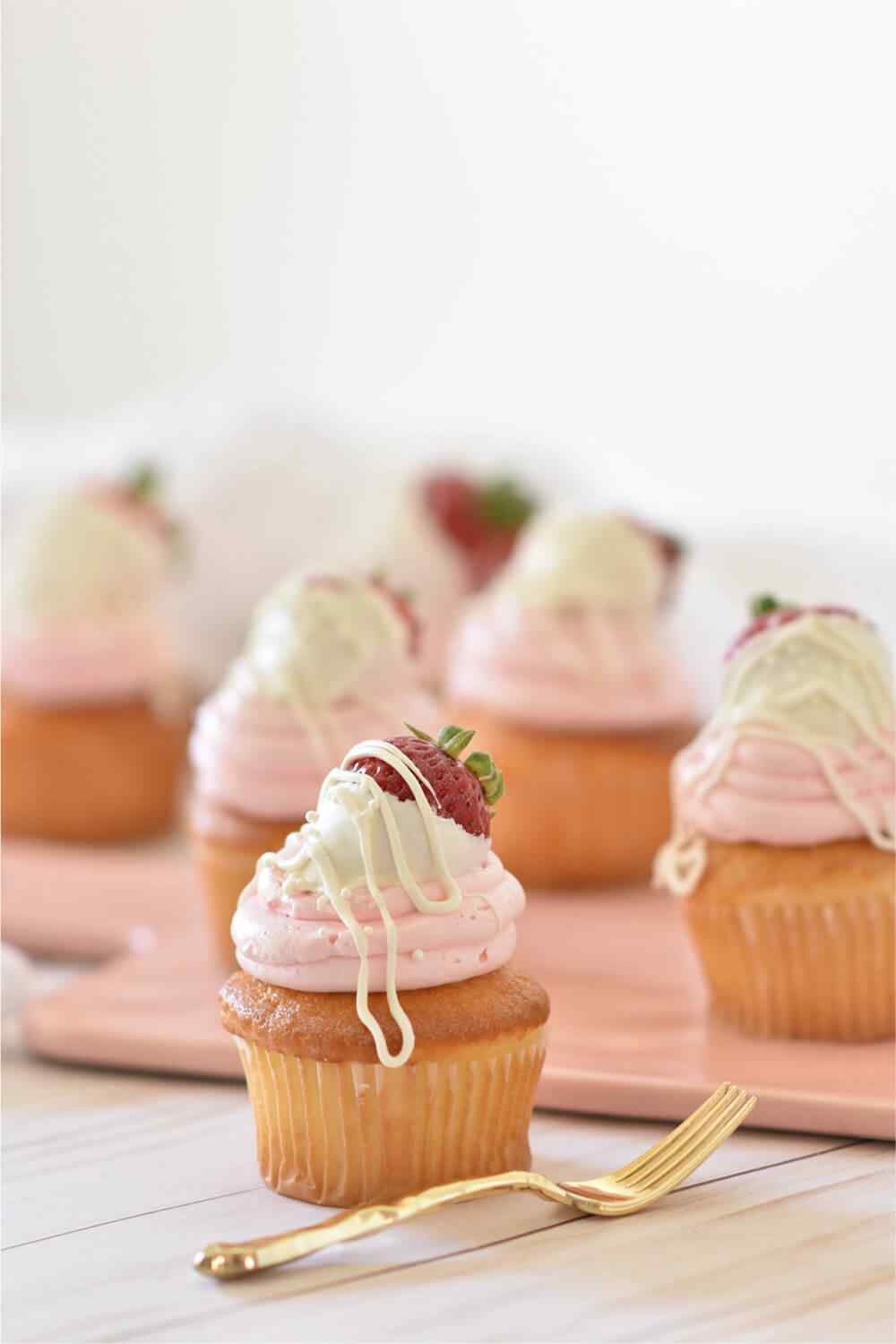 https://www.produits-lechampion-patisseries.fr/wp-content/uploads/2021/02/service_2.jpg